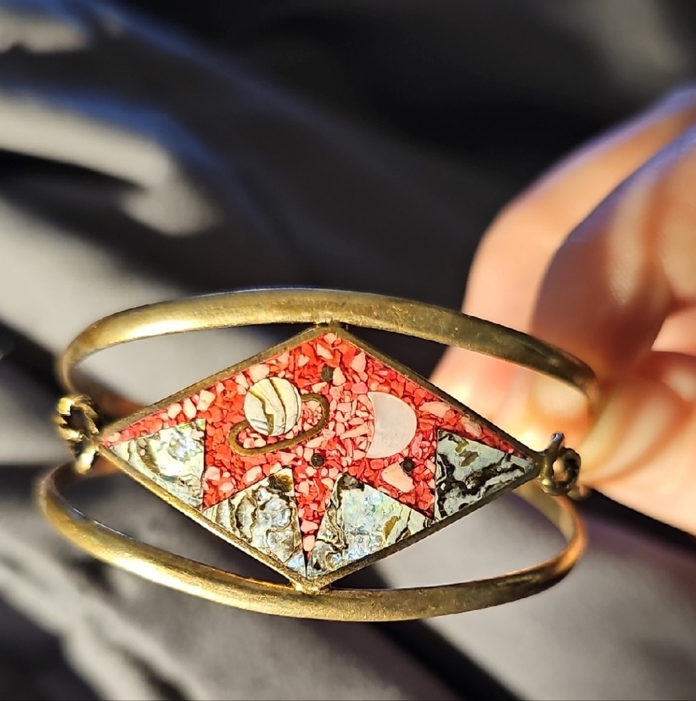Elegant Red and Gold Floral Bracelet
